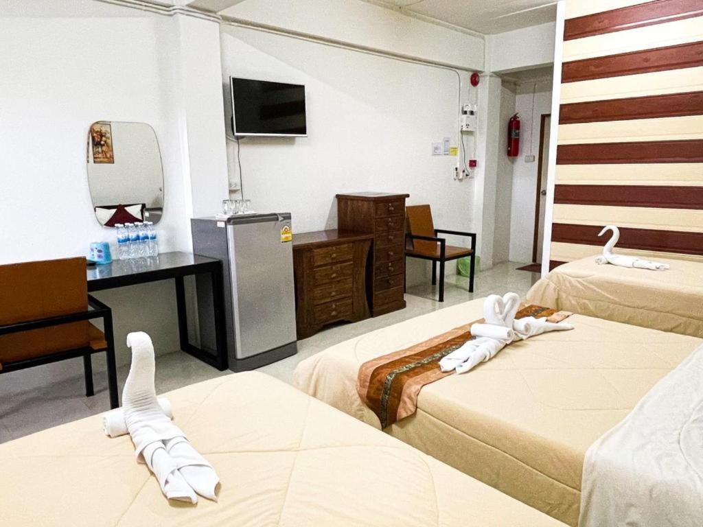 Rueangrat Hotel Ranong Exterior photo
