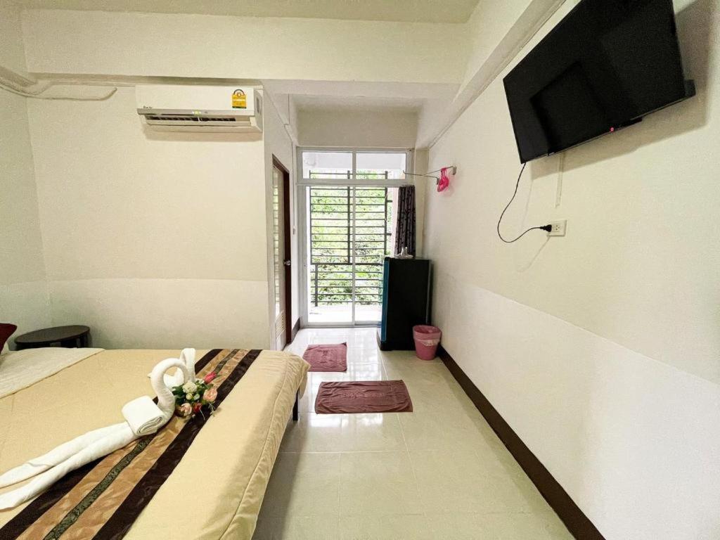 Rueangrat Hotel Ranong Exterior photo